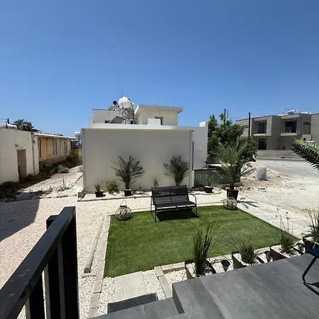Апартаменты Giorkis Retreat Хлоракас
